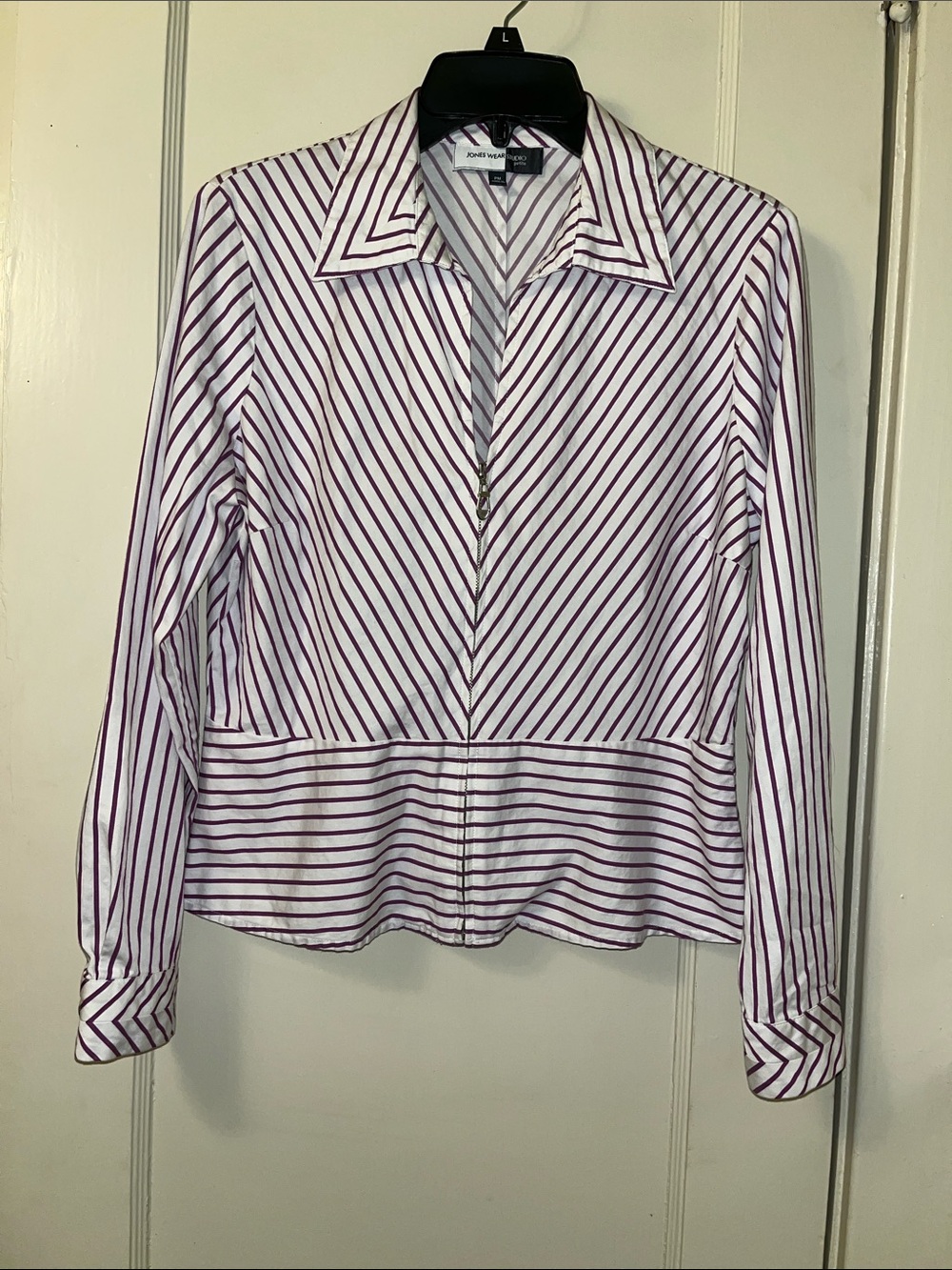 Jones Wear Studio White and Purple Striped 3/4 Zip-Front Blouse